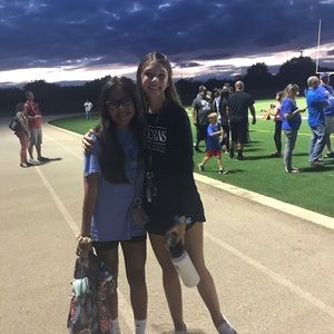 Meet your Posher, Selena